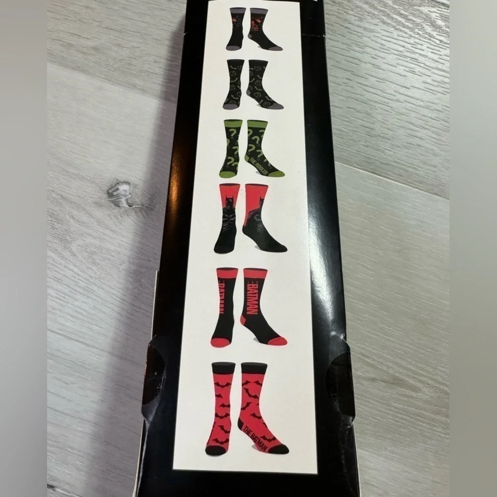 Set of 6 “The Batman” Crew Socks, NIB, Men’s Size 8-11